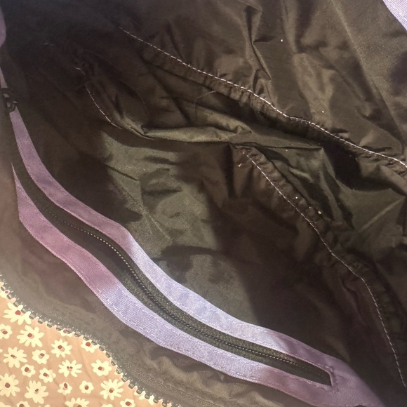 Hello Kitty Baggu Lavender Strawberry Bag - Picture 3 of 3